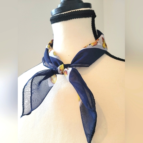 💥FREE with 3/$30 BUNDLE💥 -Sheer Butterfly Scarf - Picture 3 of 7